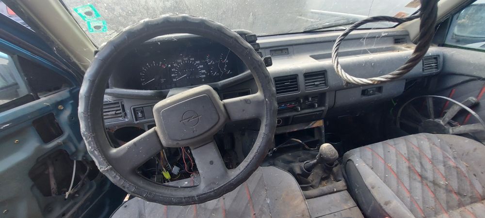 Opel frontera 2.0i    1994