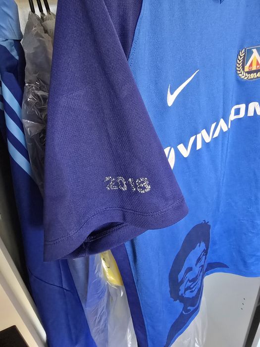 Фланелки на Левски
