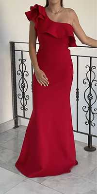 Червена официана рокля