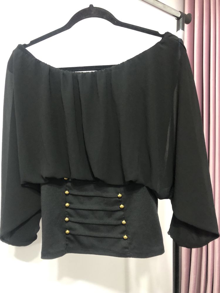 Bluza dama neagra cu umerii goi din voal si tricot