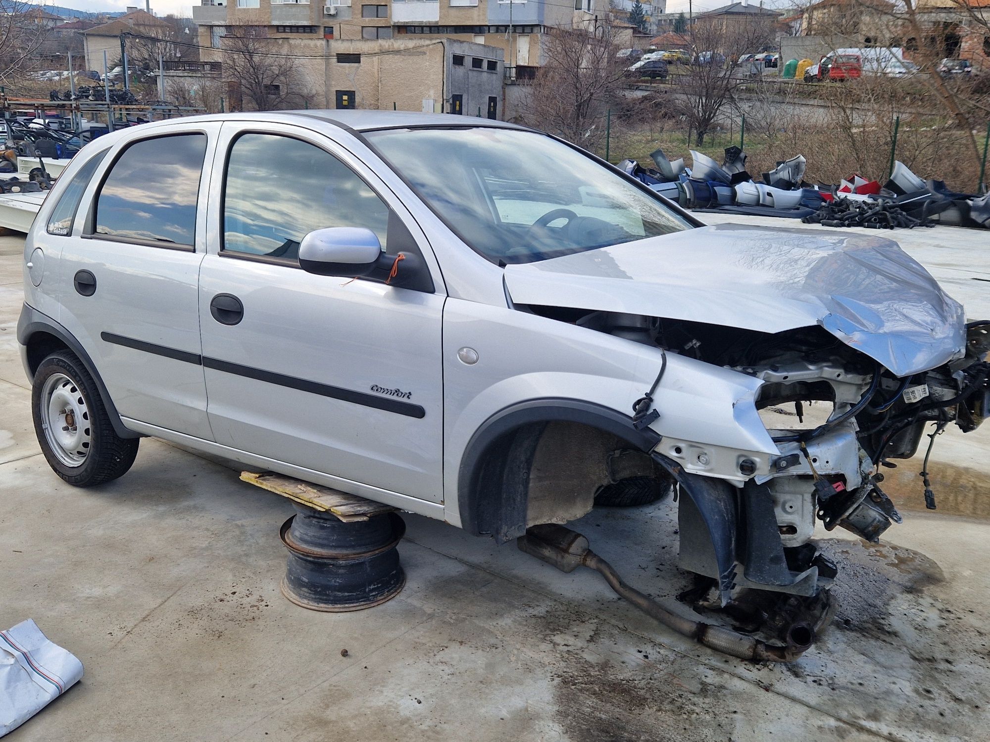 Opel Corsa 1.7 DTI (НА ЧАСТИ)