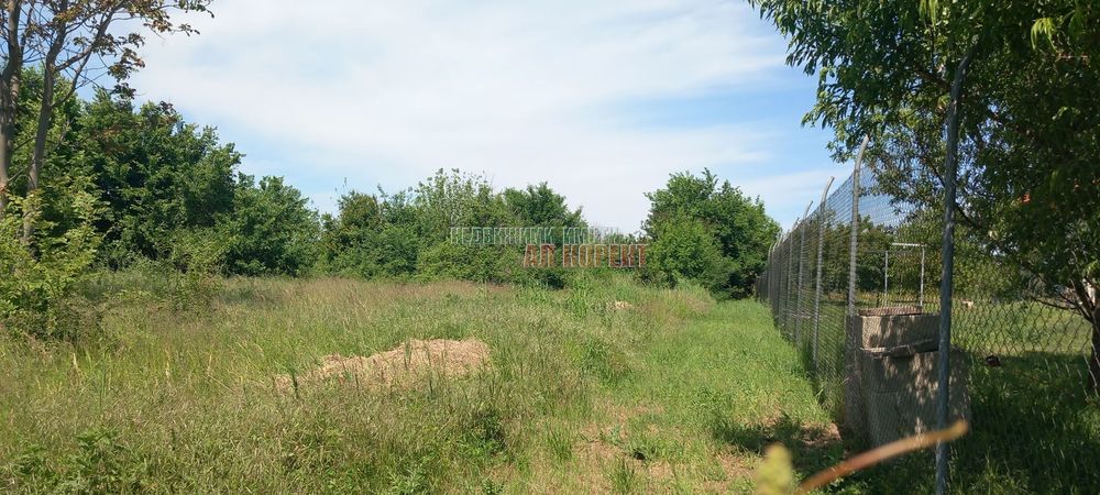 Парцел в Варна, област-с.Добрина площ 1150 цена 17000