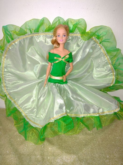 дрехи за кукли Барби и Кен