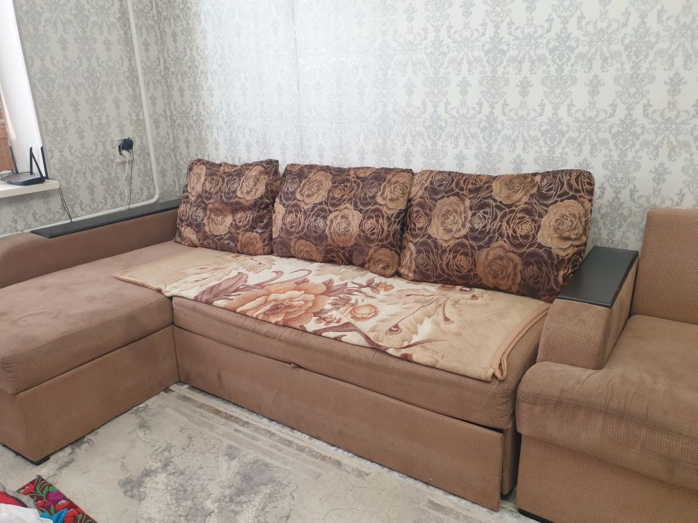 Продаю диван с самовывозом