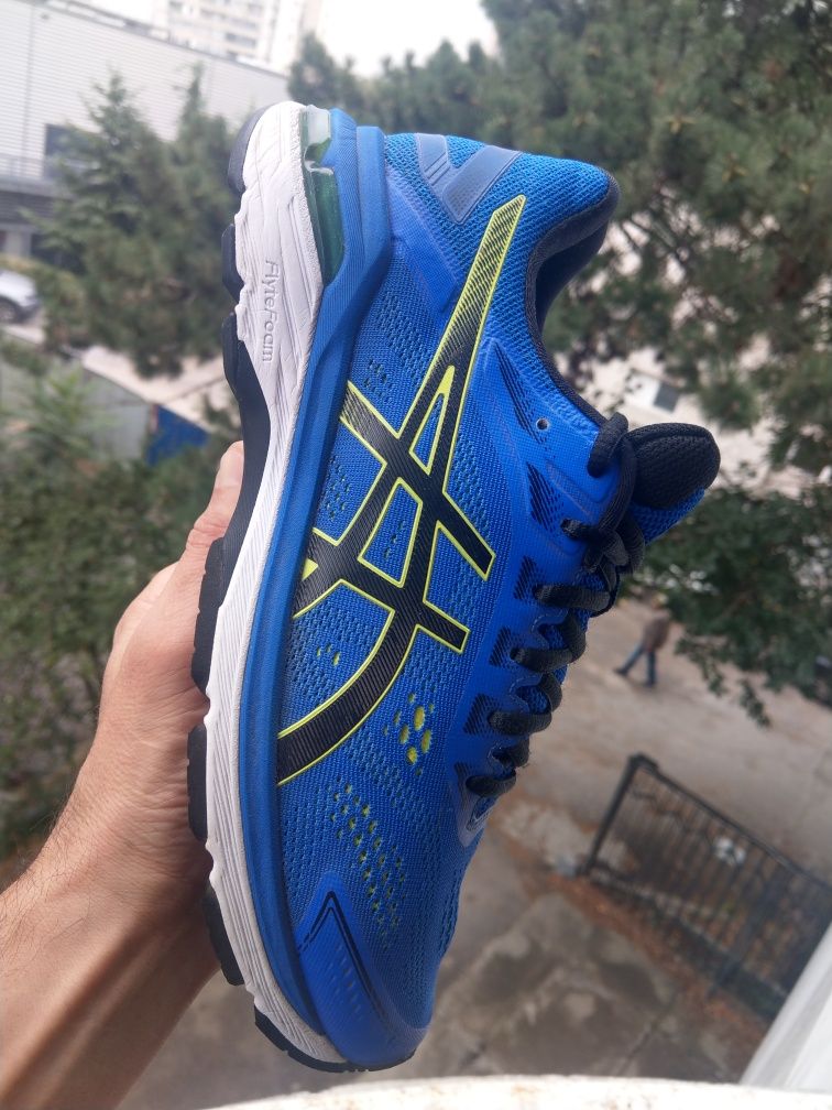 Asics Gel GT2000-7. 42нм. 26,5см.