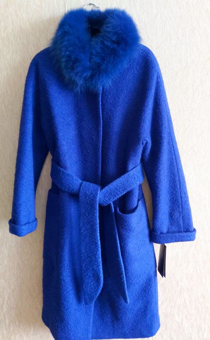 Продам новое пальто.