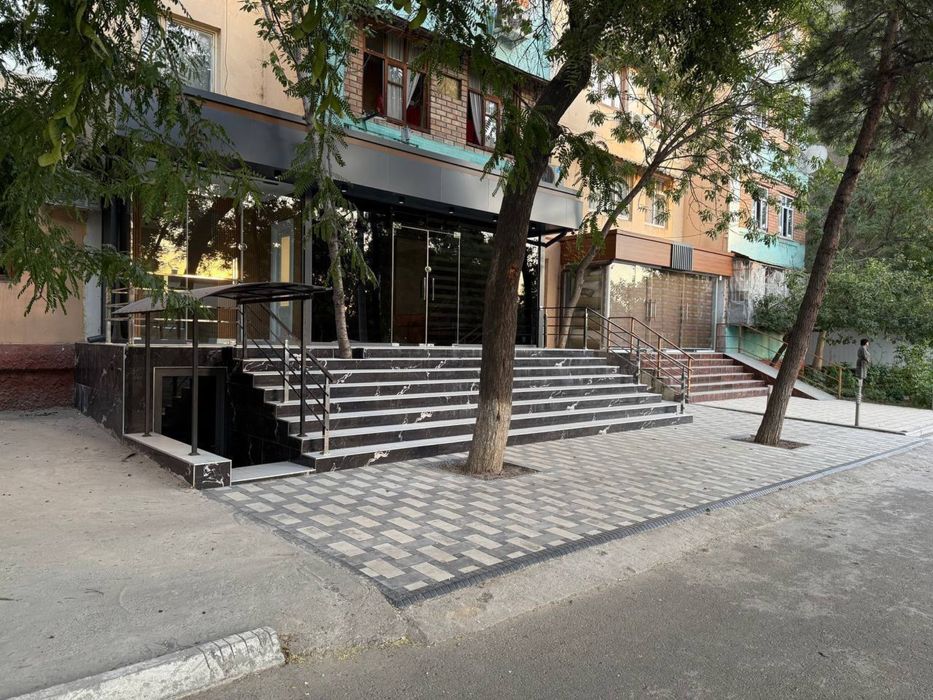 Продается, 1 линия  Чиланзар 20 , коммерческое помещение,