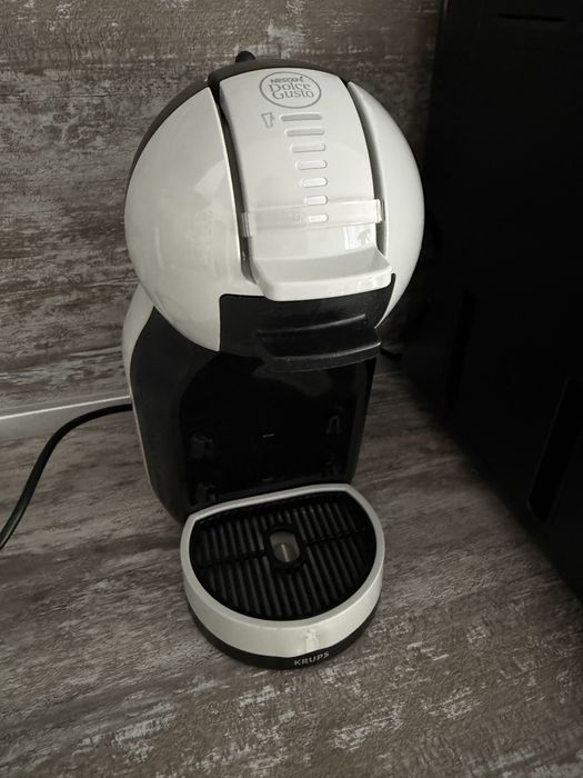 Кафе машина Krups - Dolce Gusto + приставка за Неспресо капсули