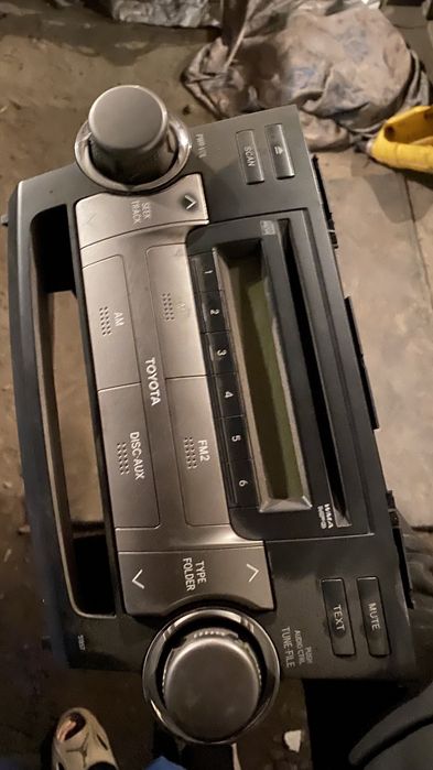 Toyota Highlander штатная автомагнитола