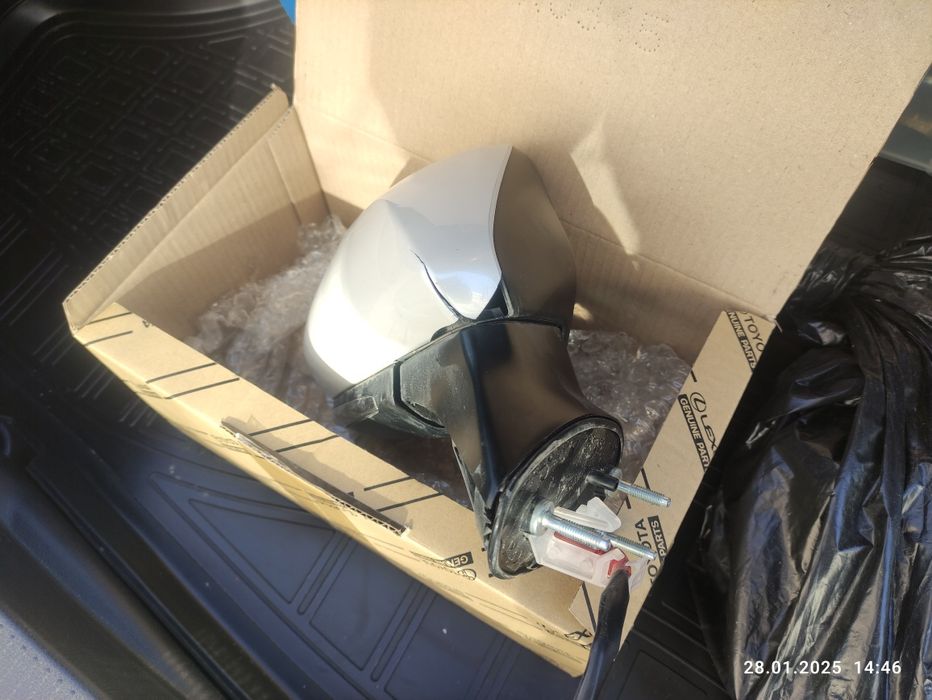 Зеркало правое переднее