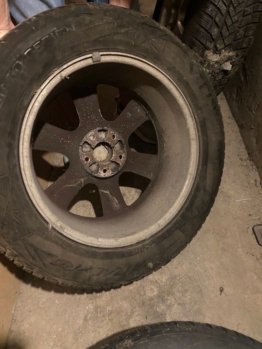 Зимни гуми с джанти 235/60 R18
