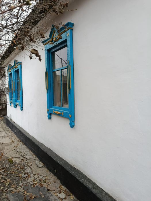 Продается дом, со всеми постройками, возможен торг