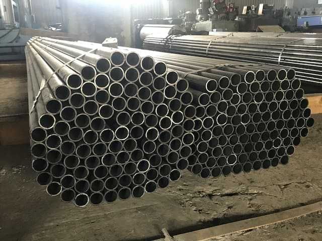 Труба стальная водогазопроводная ДУ15х2,5/2,8 мм