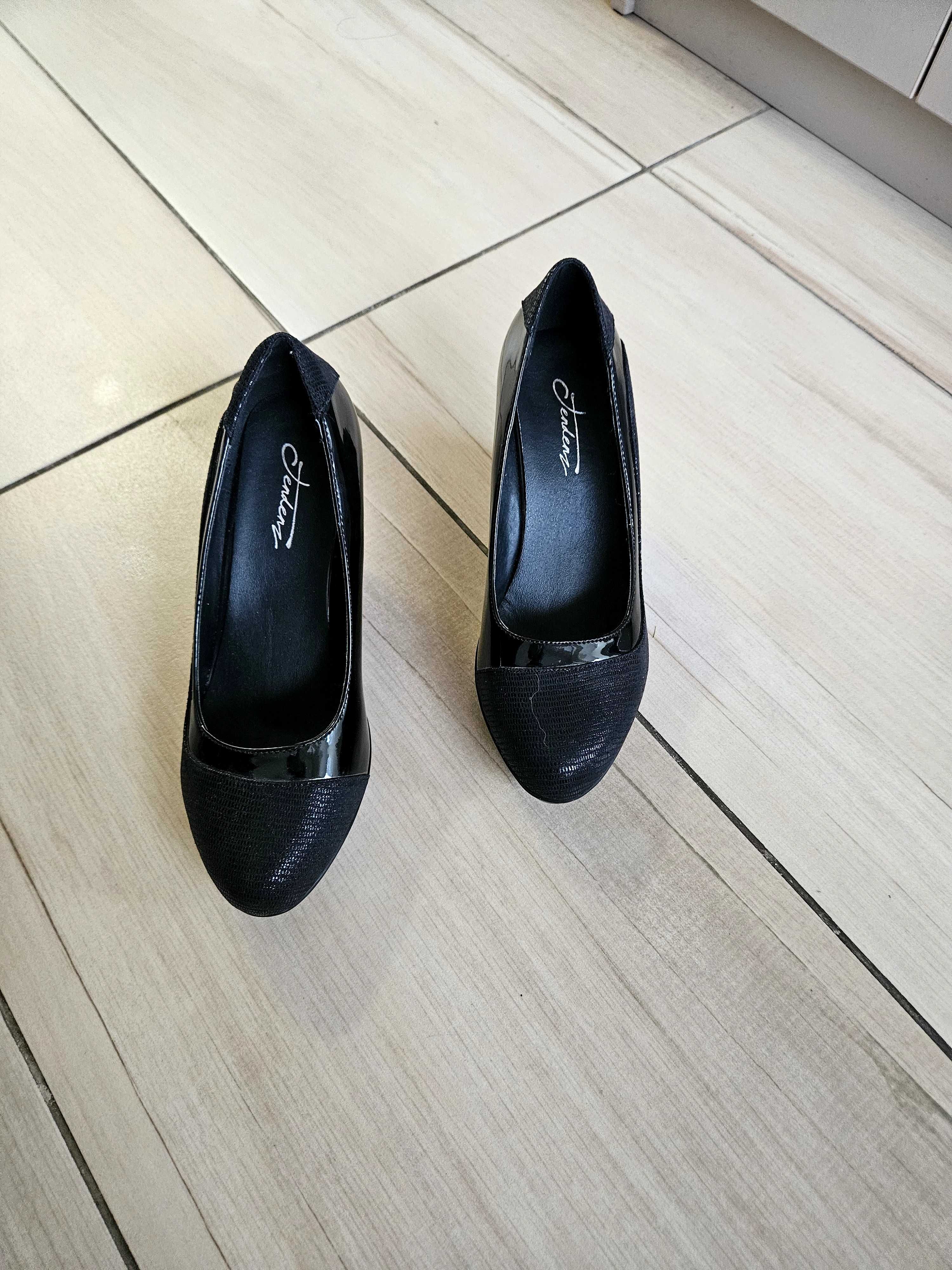Нови обувки на платформа, размер 37