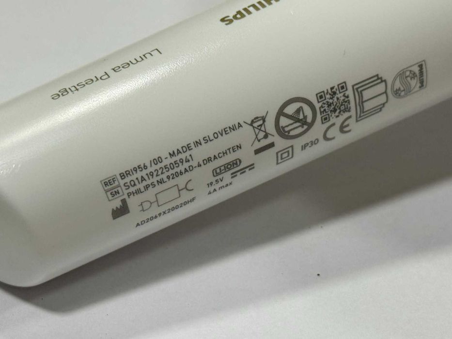 Фотоепилатор Philips Lumea BRI956/00