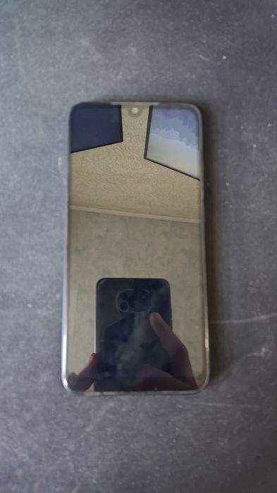 Продаю телефон Redmi 7