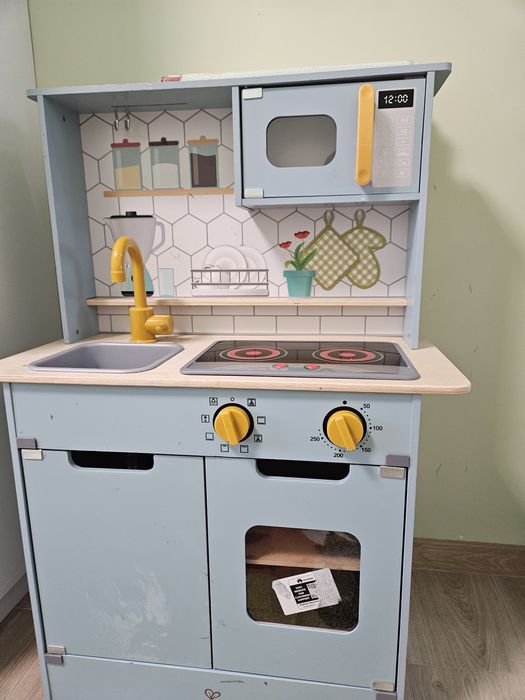 Денска дървена кухня