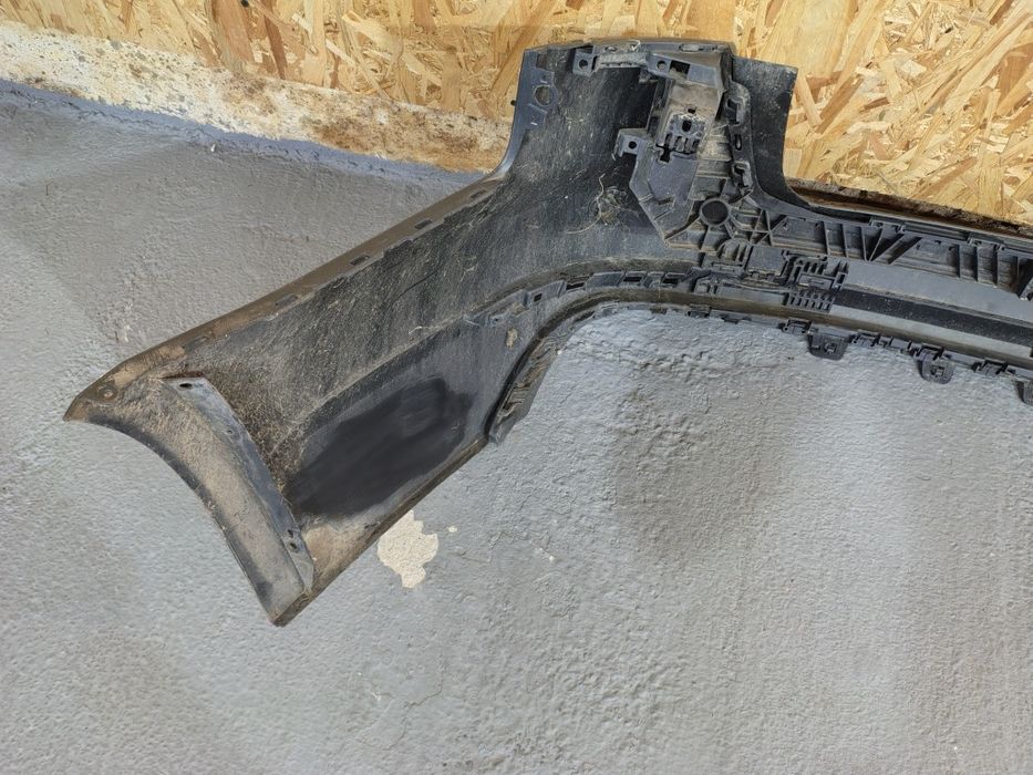 Bara spate Audi A4 B9 Kombi an 2015-2019 cu defect la o prindere