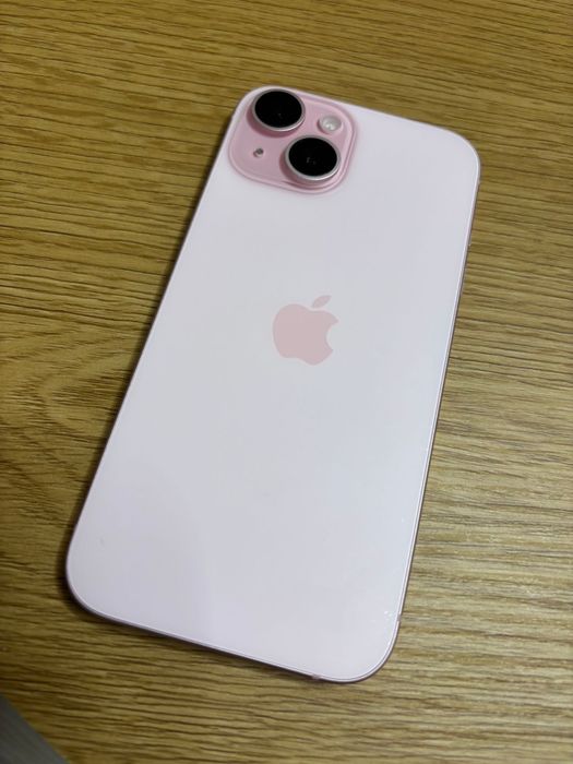 Iphone 15, roz, 128Gb