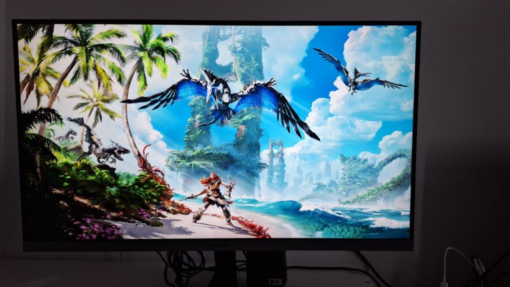 Монитор 28"  Samsung