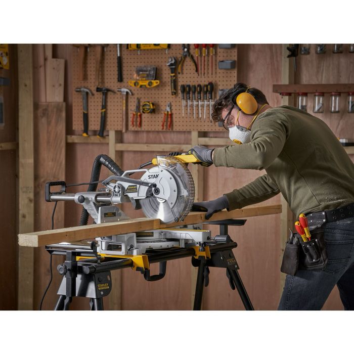 Настолен циркуляр с герунг STANLEY SM1800, 254mm, 1800W