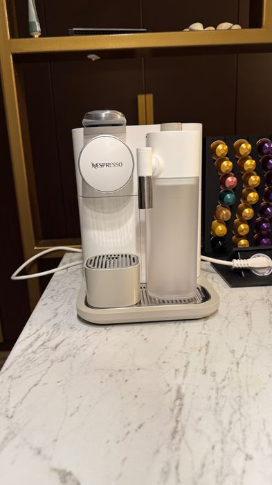 Nespresso Gran Lattissima Folosit foarte puțin /Stare excelentă