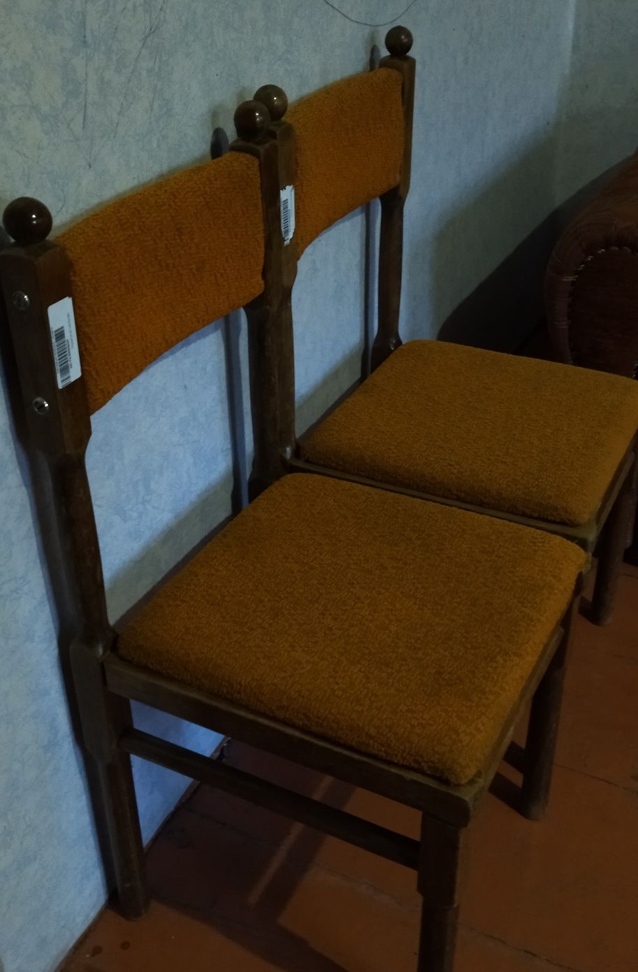 Продам камод, тумбы, стулья, шифоньер