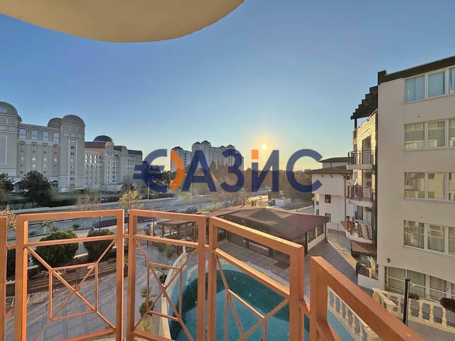 Продава се Двустаен апартамент в Свети Влас - 55 кв.м за 1491 €/кв.м - Снимка #2