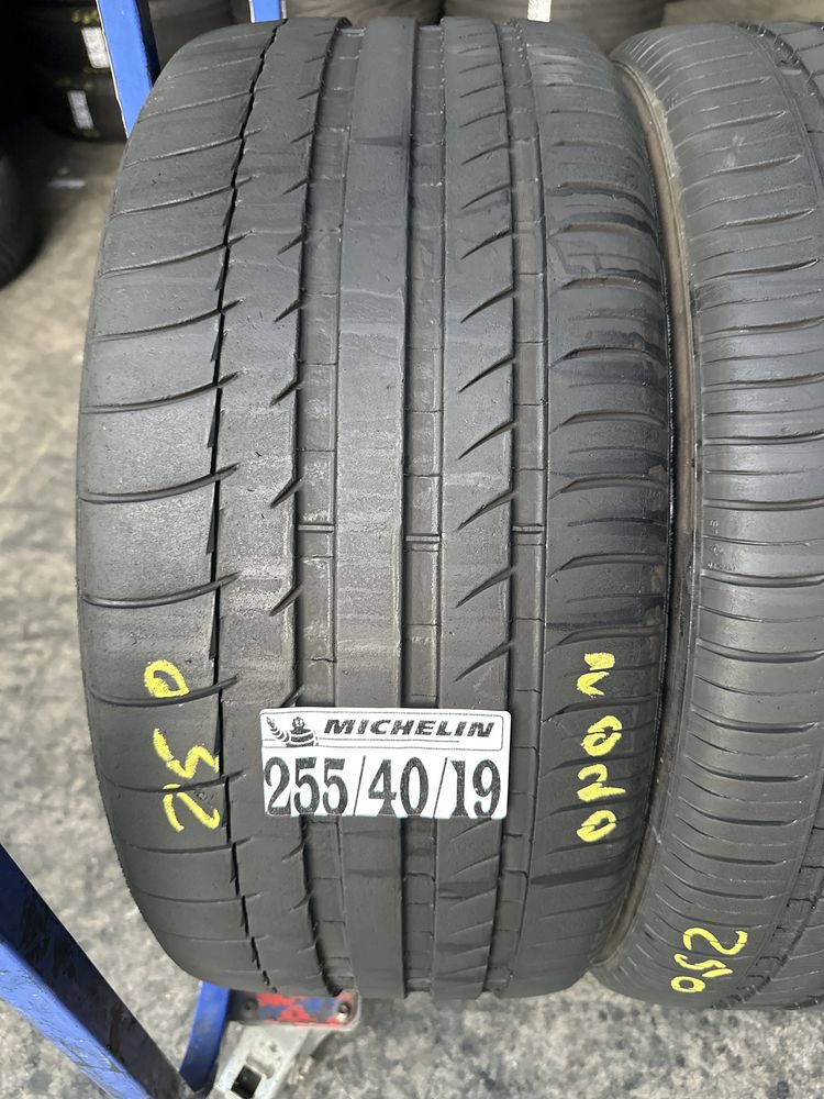 255/40/19 Michelin