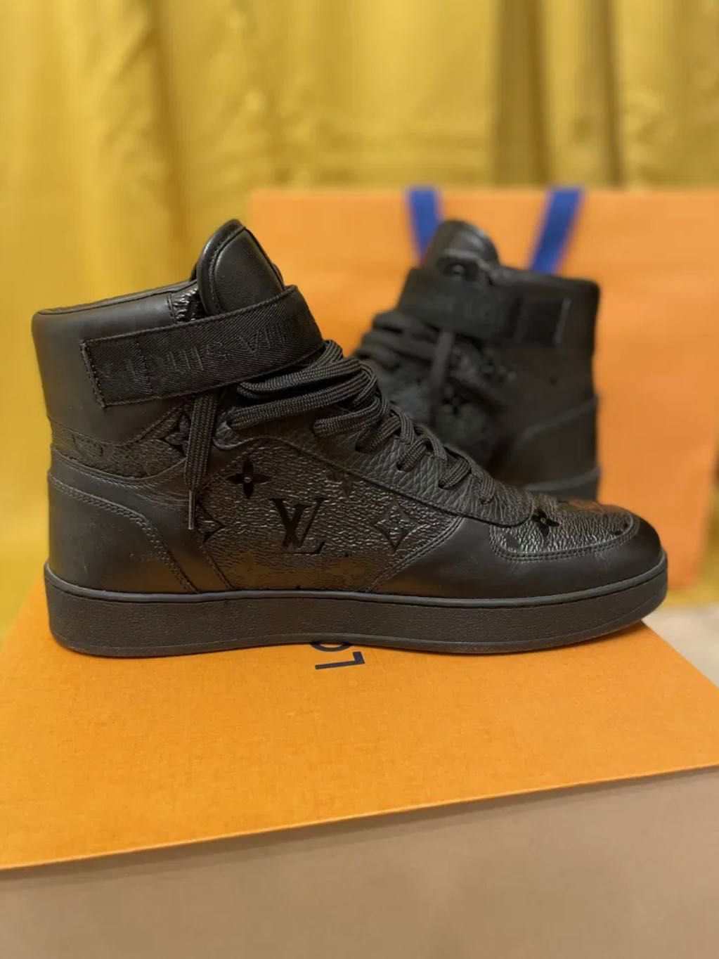 Louis vuitton Rivol sneakers