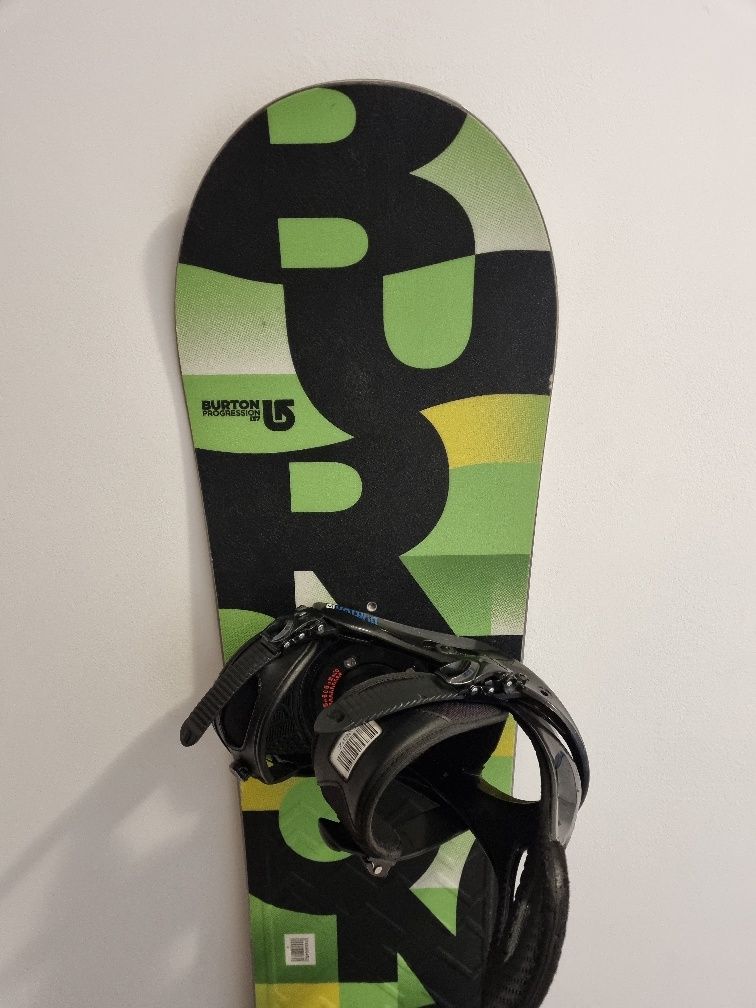 Snowboard Burton Progression 137cm+ Legaturi
