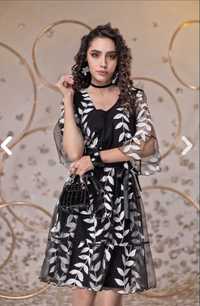 Черна ефирна рокря с флорални мотиви-Lucy fashion