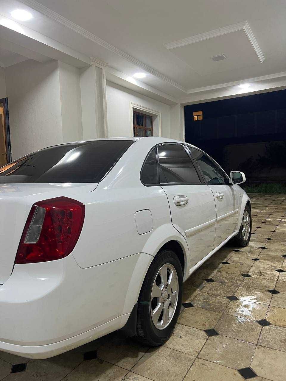 Gentra Lacetti 3-Позиция, автомат