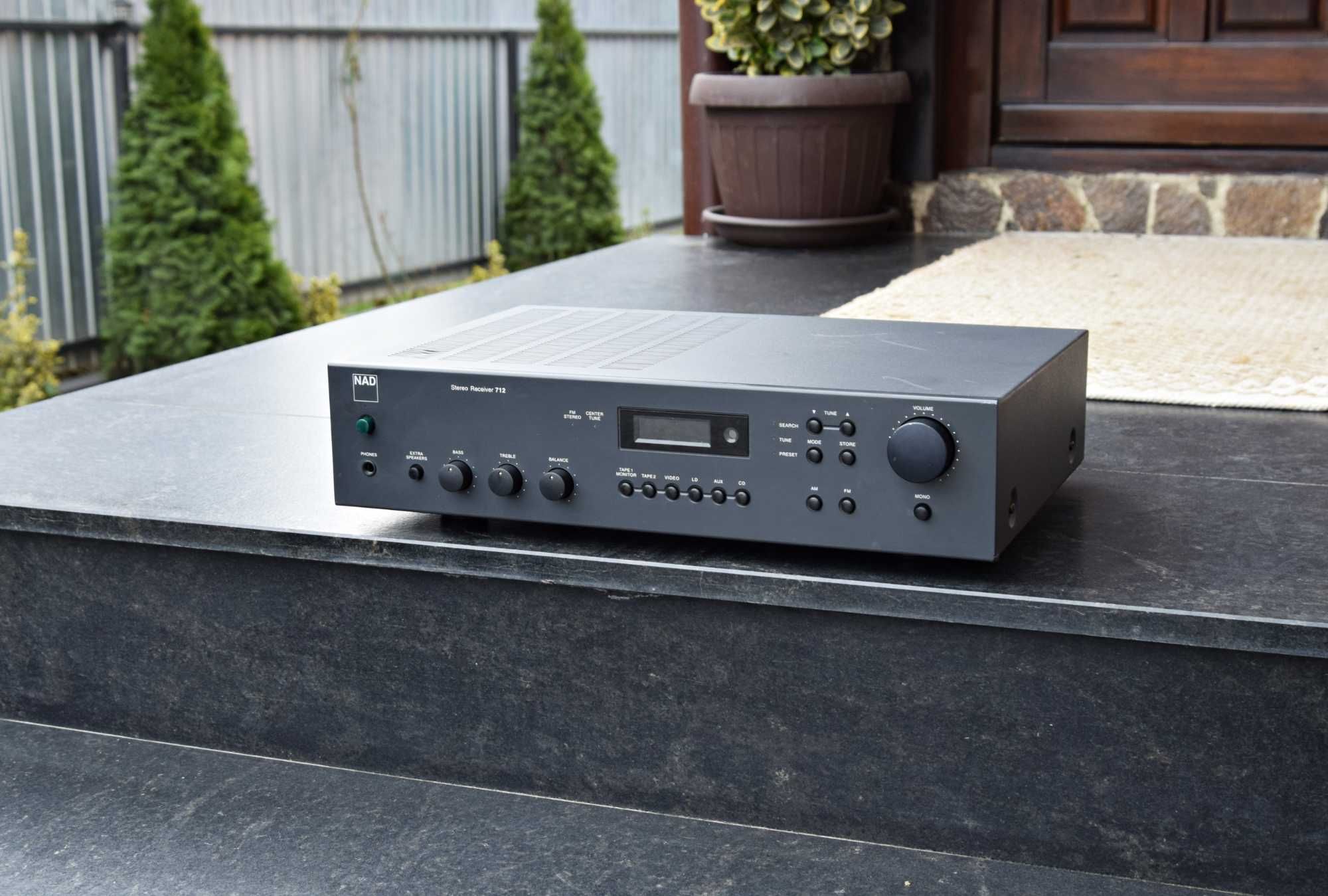 Amplificator NAD 712, amplituner