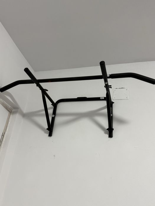 Bara tractiune pliabila de perete