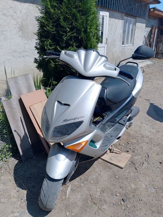 Vând scuter Peugeot de 110cc