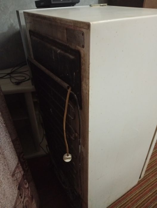 Холодильник рабочий