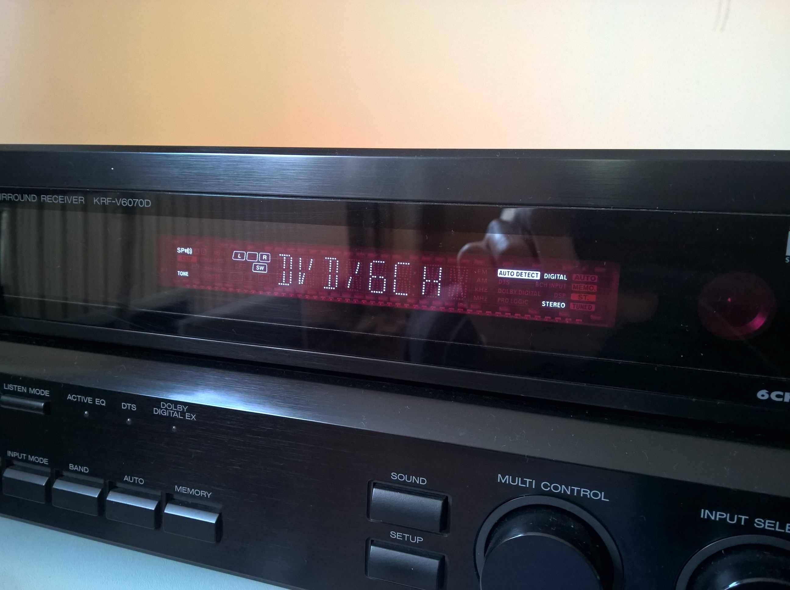 6.1 Receiver Kenwood KRF-V6070D, 6 x 100W
