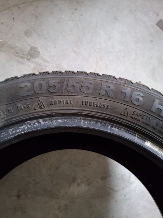 2 Anvelope de iarna 205 55 r16 Michelin