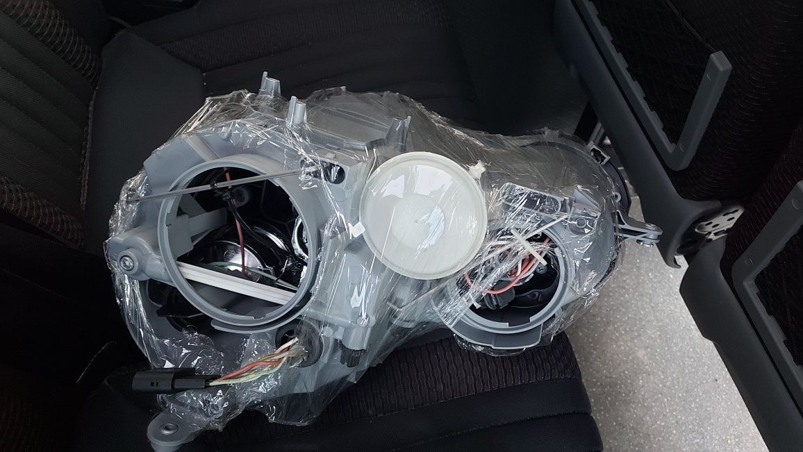 Vând Faruri Angel Eyes MB W203-CL203 sport coupe