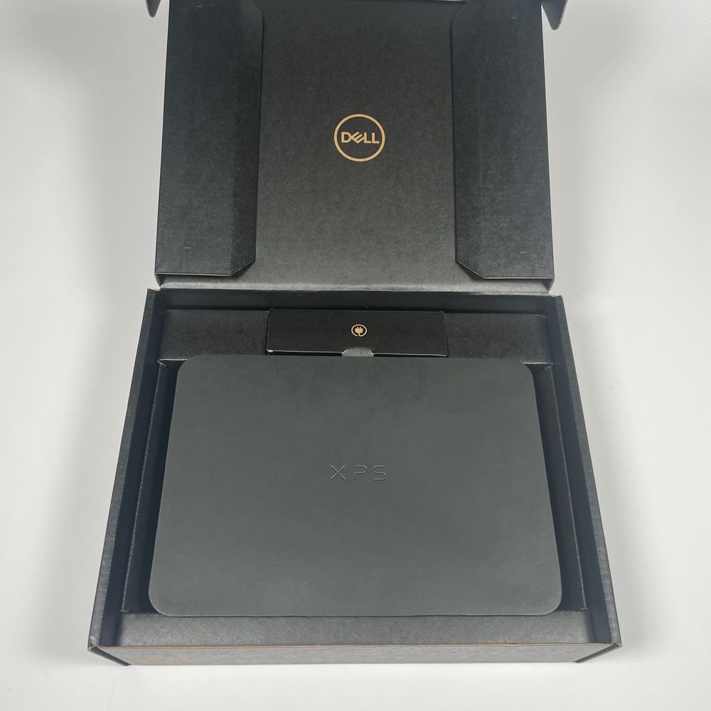 НОВ DELL XPS 9340/Ultra 7 155H 24MB 22x4.80GHz/16GB LPDDR5 7467Mhz/1TB