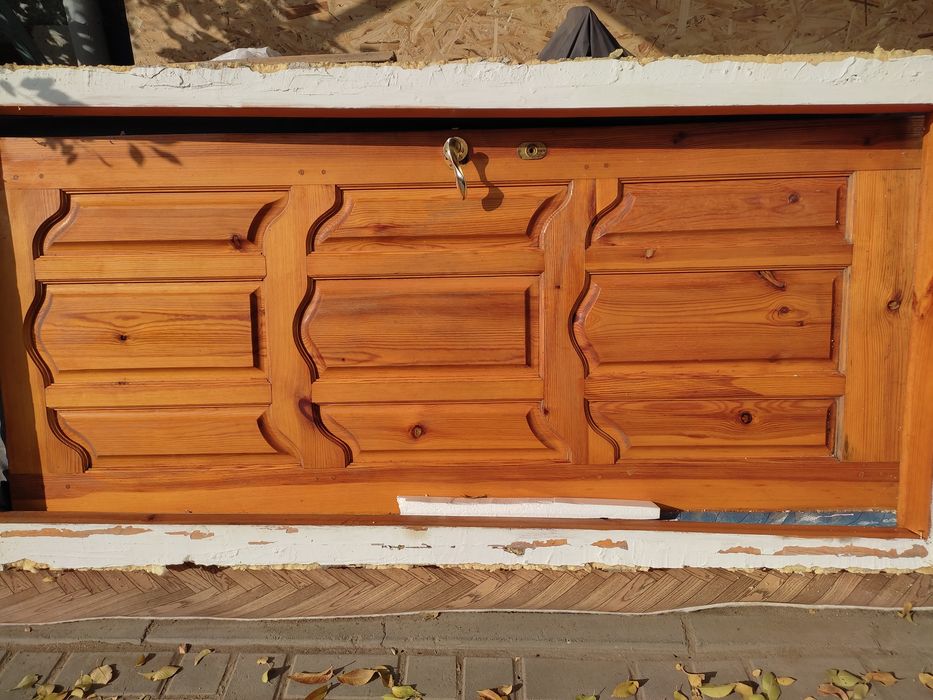 Продам двери входные деревянные размер 200×80