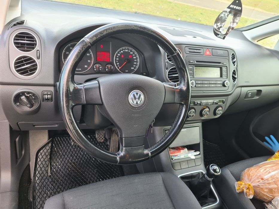 Vând golf 5 plus