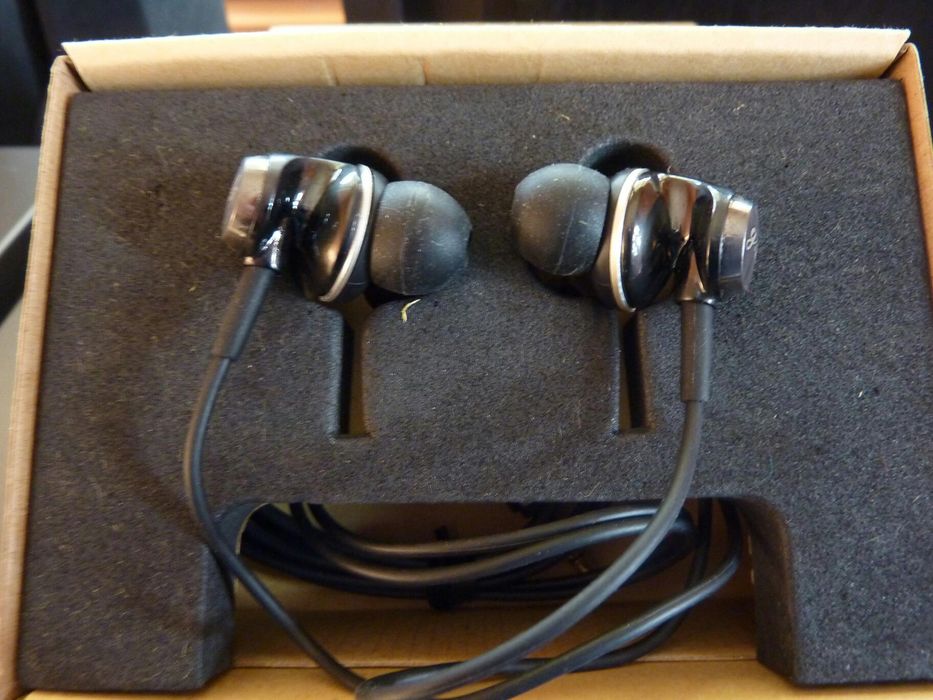 Продавам висококачествени слушалки тип тапи ANV