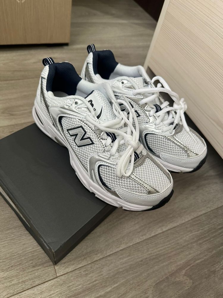 Продам New Balance 530