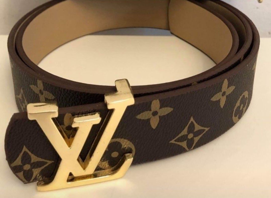 Set curea și portofel  Louis Vuitton, logo metalic auriu, saculet