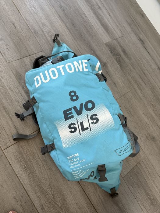 Kite kiteboarding Duotone Evo sls 8 m