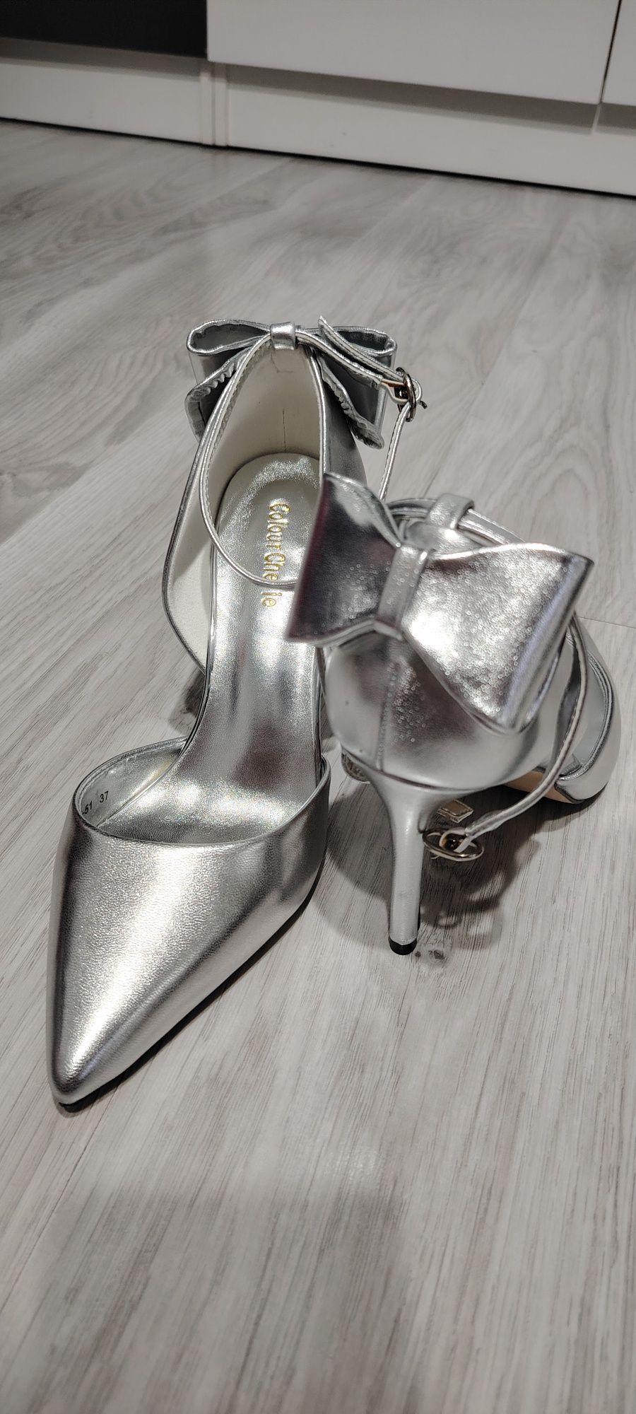 Pantofi eleganți pentru ocazii speciale