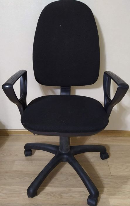 Стул офисный (кресло) б/у