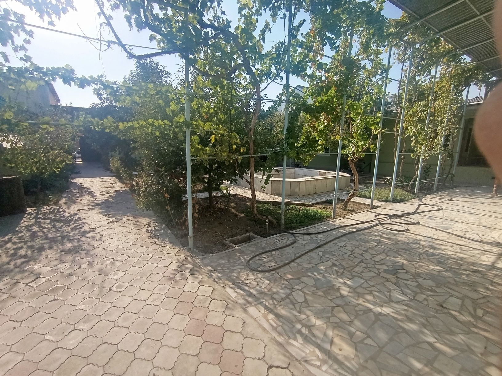 Uy sotiladi qoyliq 1massiv